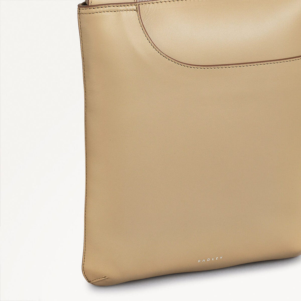 Pockets Medium Ziptop Cross Body Stone - 110829