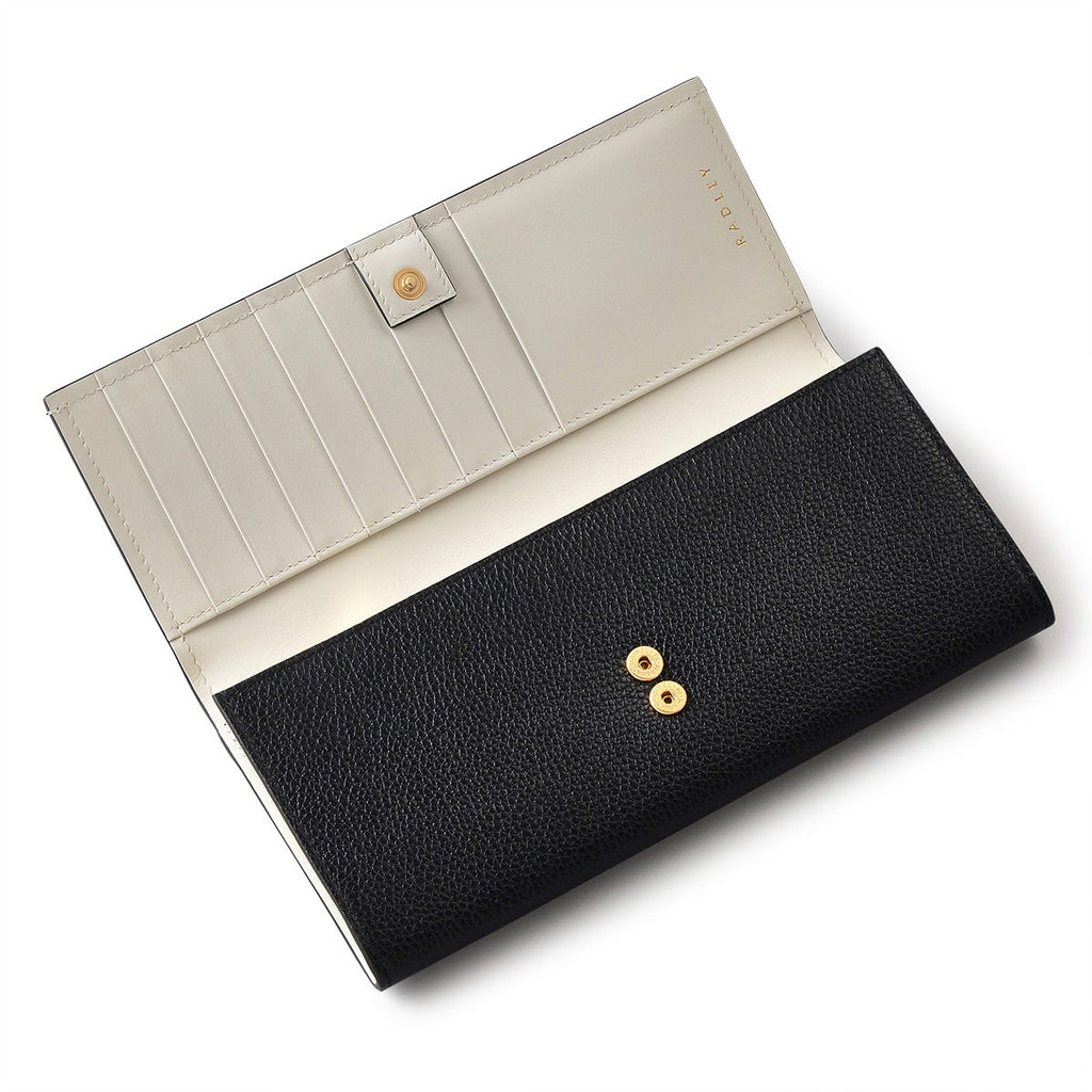 Regents Row Leather Large Flapover Wallet in Black - 110879