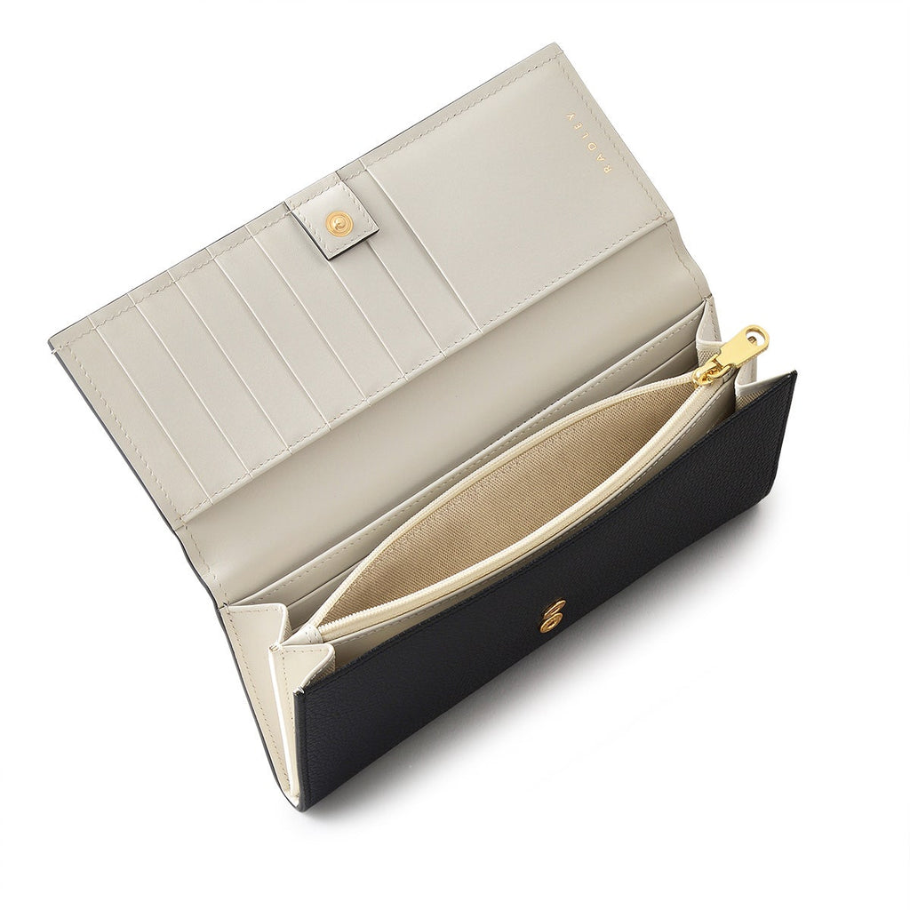 Regents Row Leather Large Flapover Wallet in Black - 110879