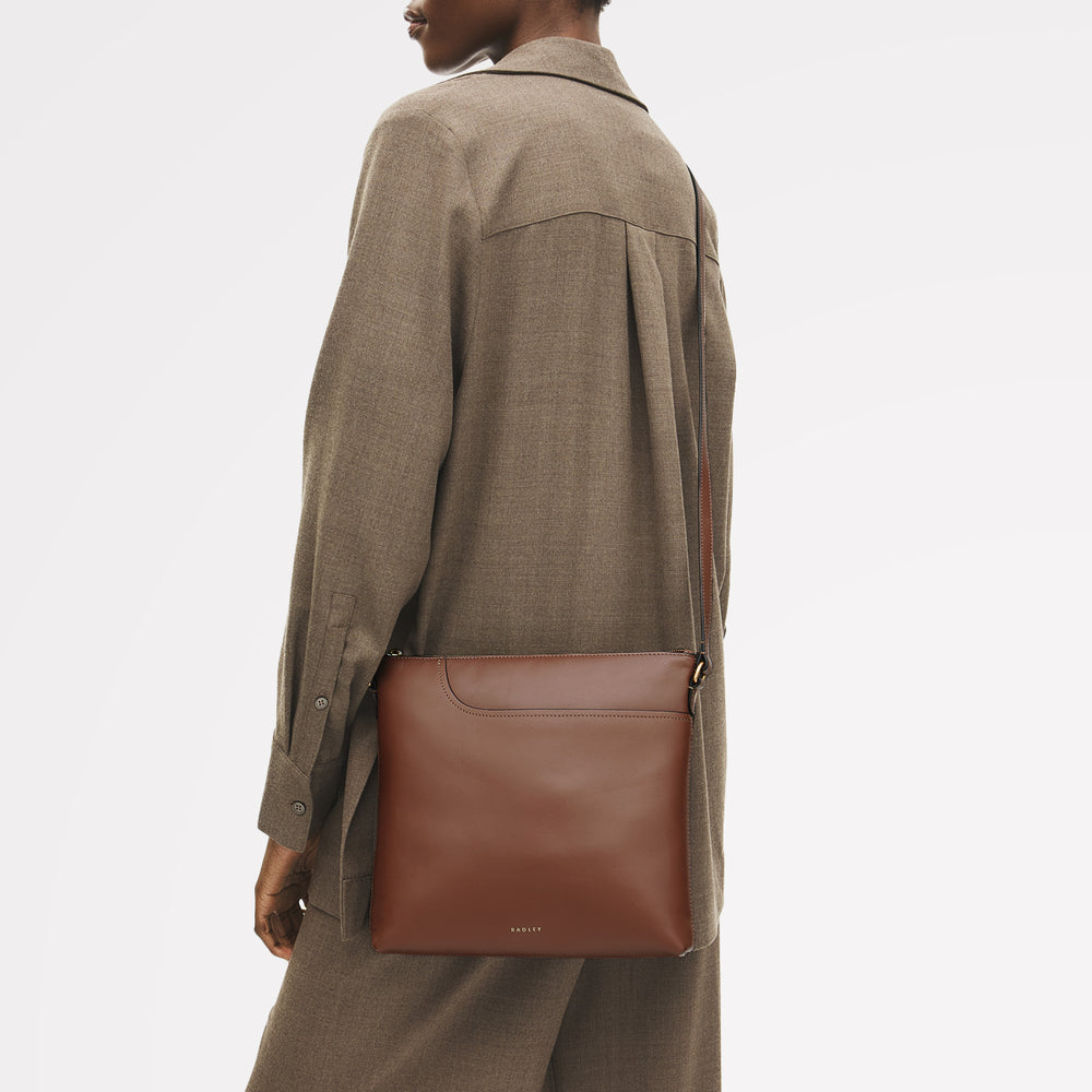 Pockets Large Ziptop NS Crossbody Bag in Saddle - 112155