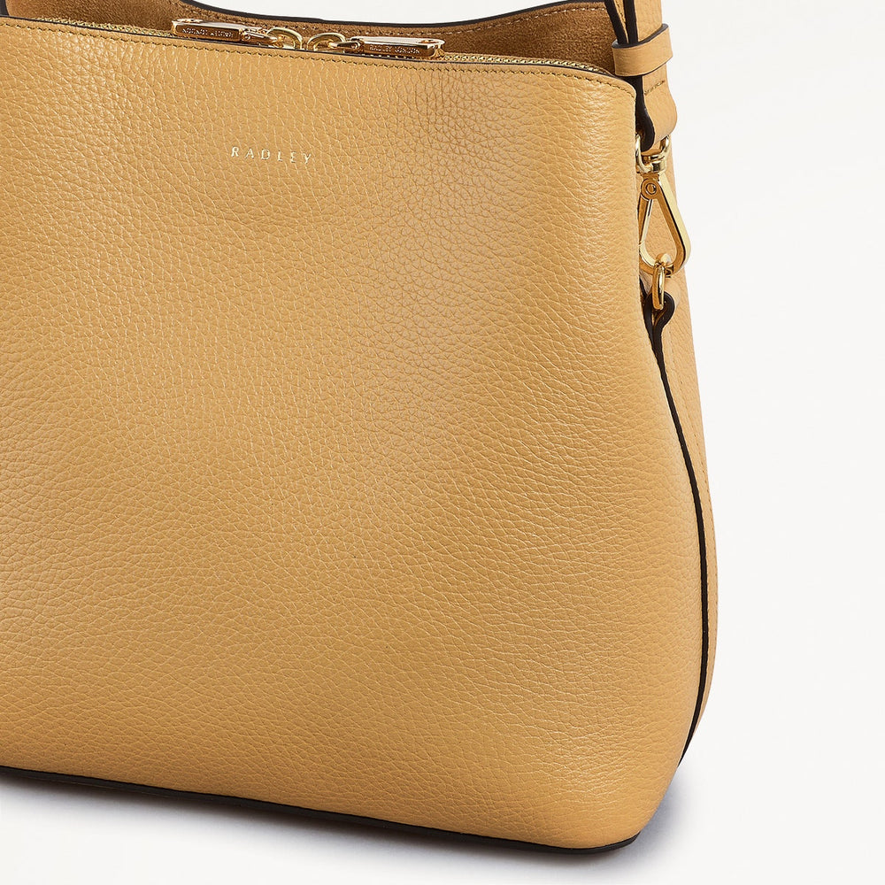 Dukes Place Leather Medium Compartment Cross Body Bag in Pecan - 111381