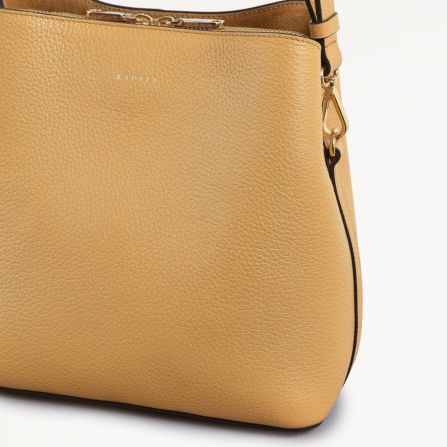 Dukes Place Leather Medium Compartment Cross Body Bag in Pecan - 111381