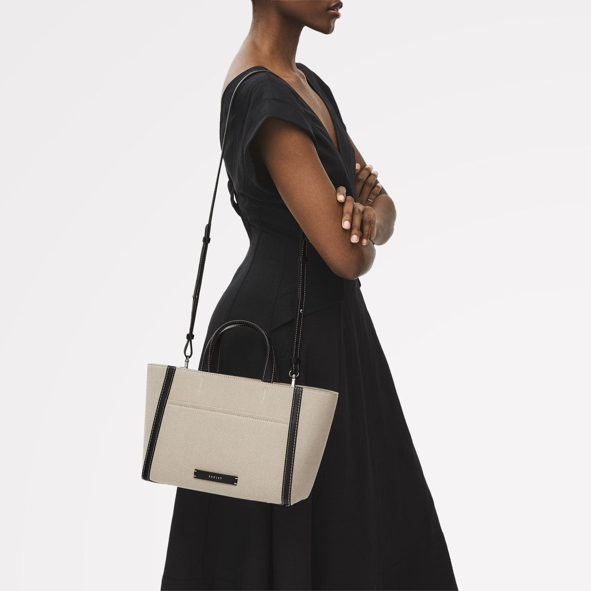 Oak Street Leather Medium Ziptop Satchel Bag in Natural - 111400