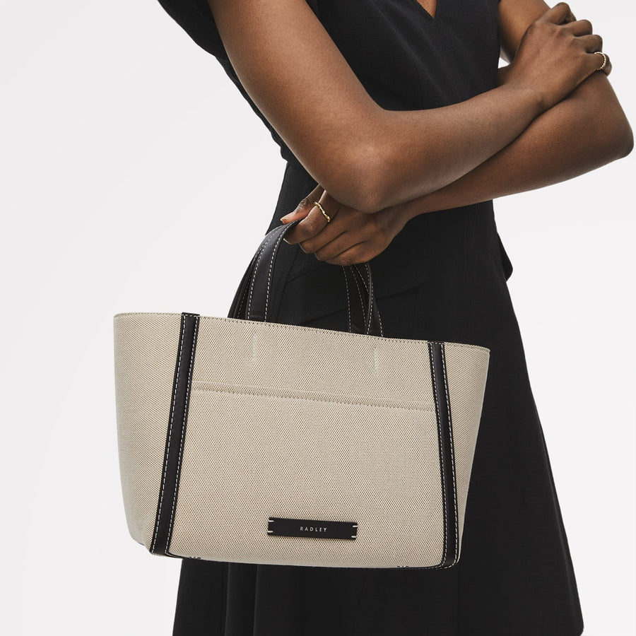 Oak Street Leather Medium Ziptop Grab Bag in Natural - 111400