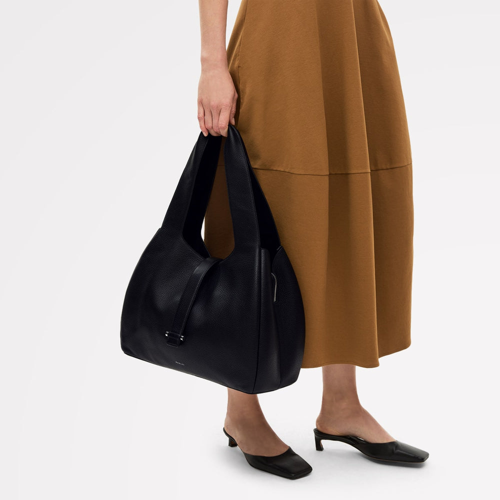 Sloane Street Leather Medium Ziptop Shoulder Bag in Black - 111413