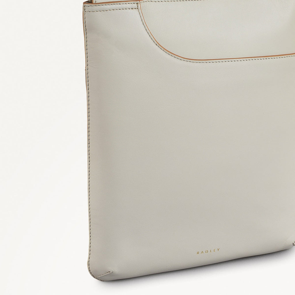 Pockets Leather Medium Ziptop Cross Body Bag in Chalk - 111432