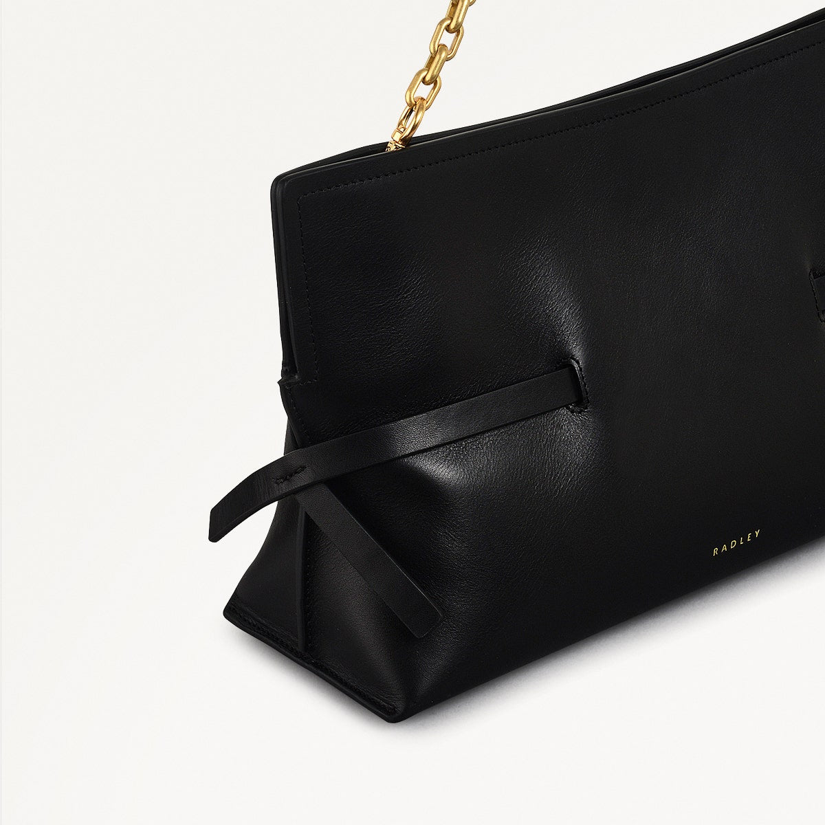 Fleet Street Leather Medium Open Top Clutch Bag in Black - 111437