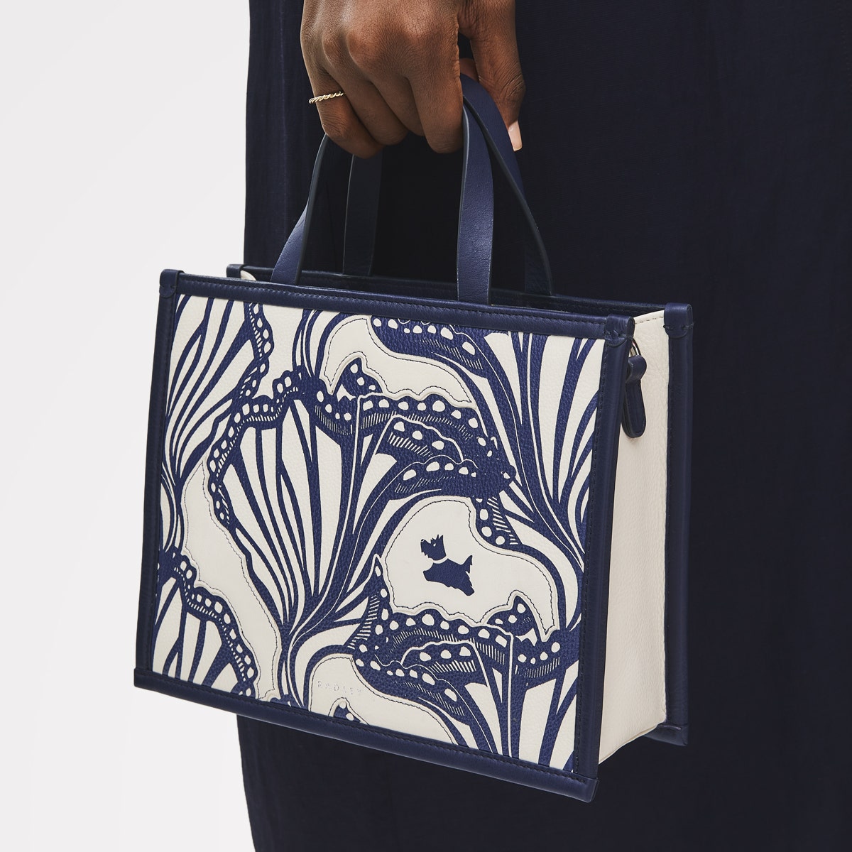 Mrs. Dalloway クラッチバッグ Chalk White and Blue Grab Bag | Under The Sea AW25 | Radley