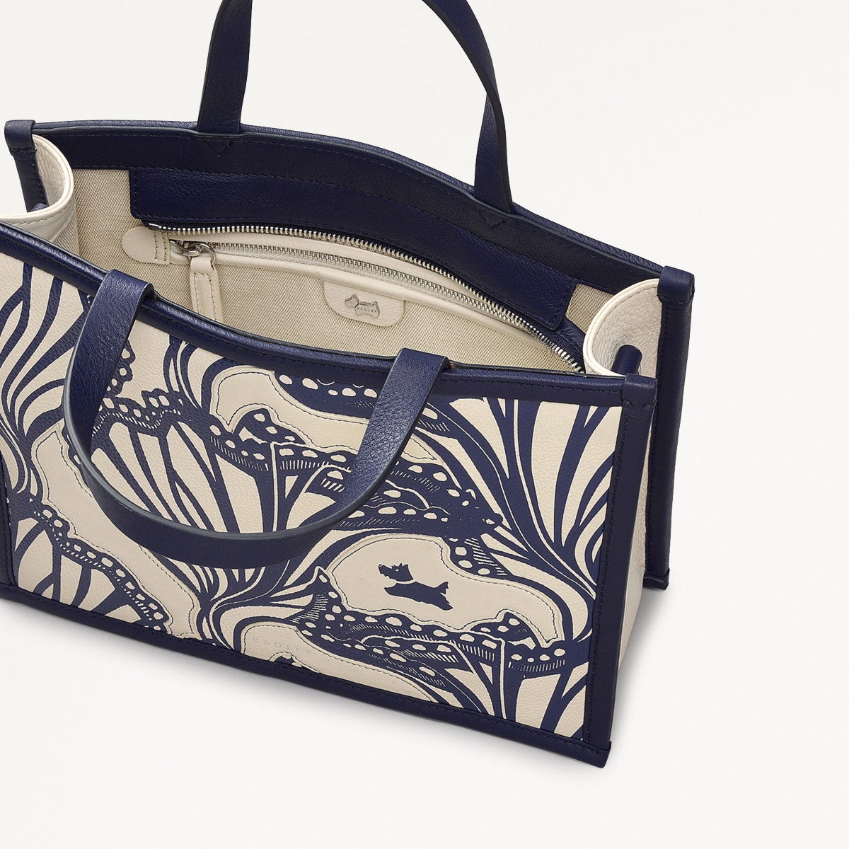 A&P ジュリーフィッシュBag Chalk White and Blue Grab Bag | Under The Sea AW25 | Radley