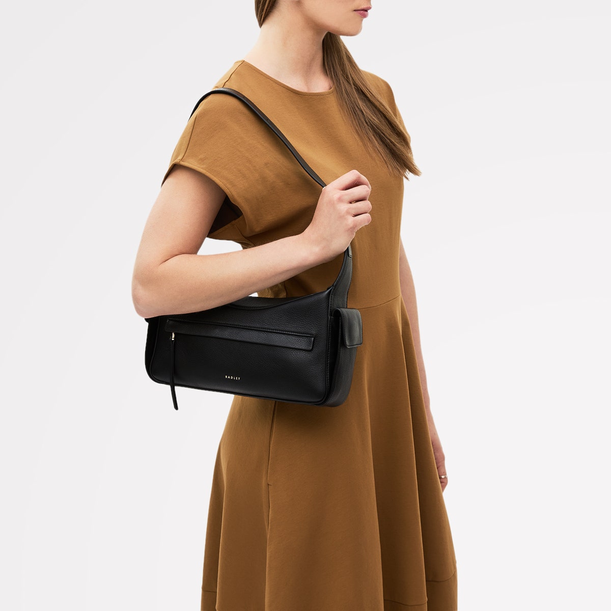 The Fitzrovia Leather Small Ziptop Shoulder Bag in Black - 111464