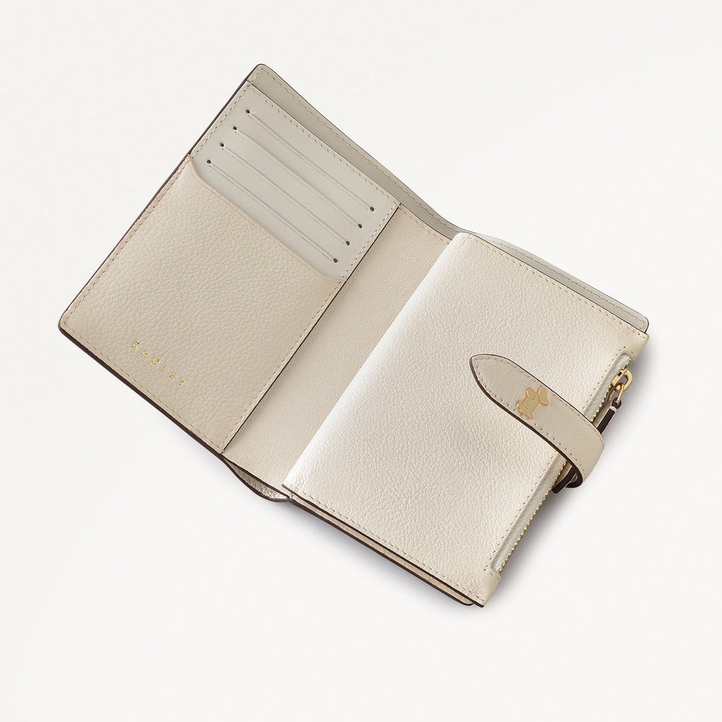 Willis Street Leather Medium Bifold Wallet in Chalk - 111473