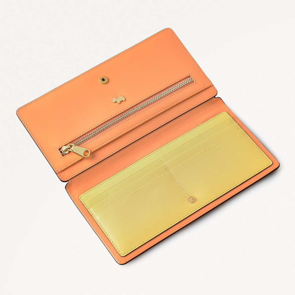 Coin Street Leather Large Bifold Wallet in Peach Cobbler - 111489
