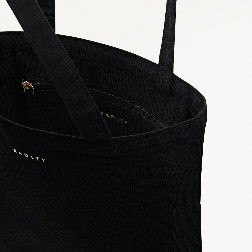 Face To Face Medium Open Top Tote in Black - 111552