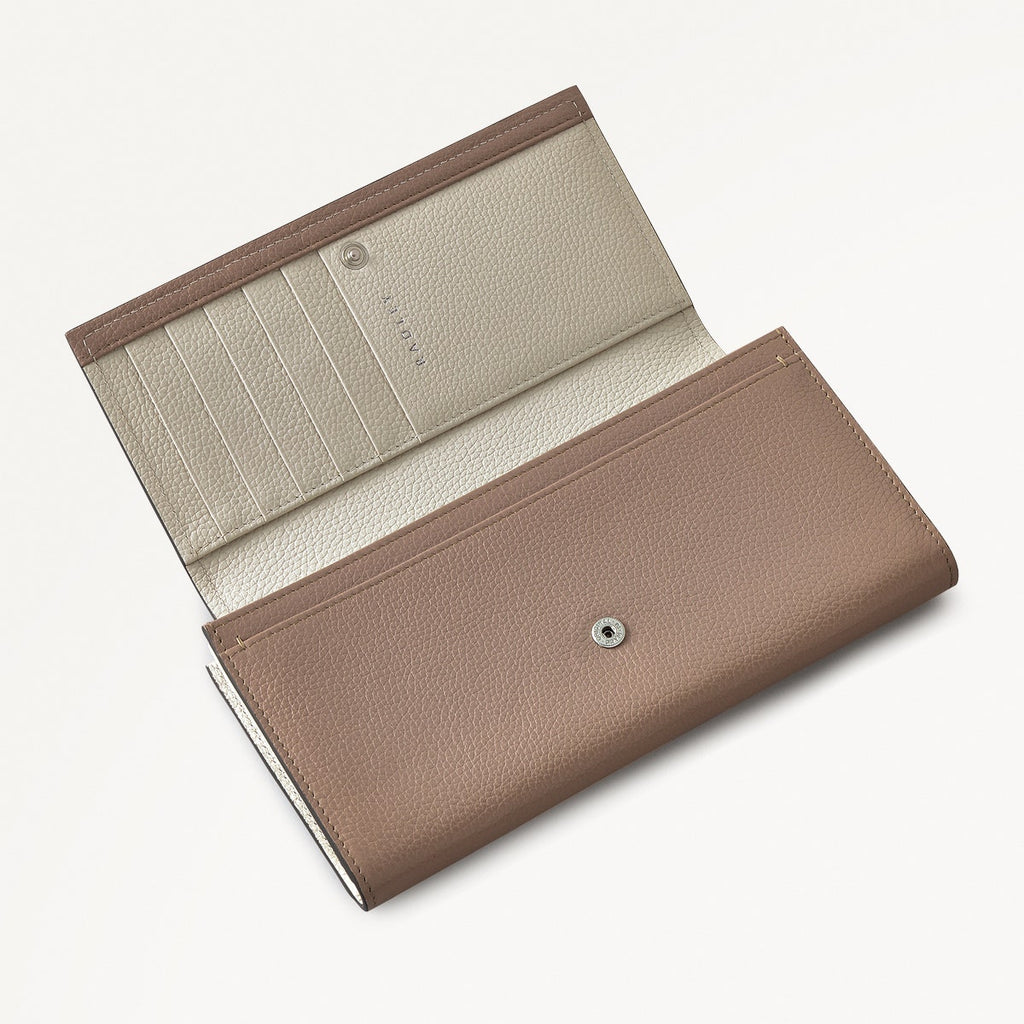 Holmes Avenue Leather Large Flapover Wallet in Latte - 111770