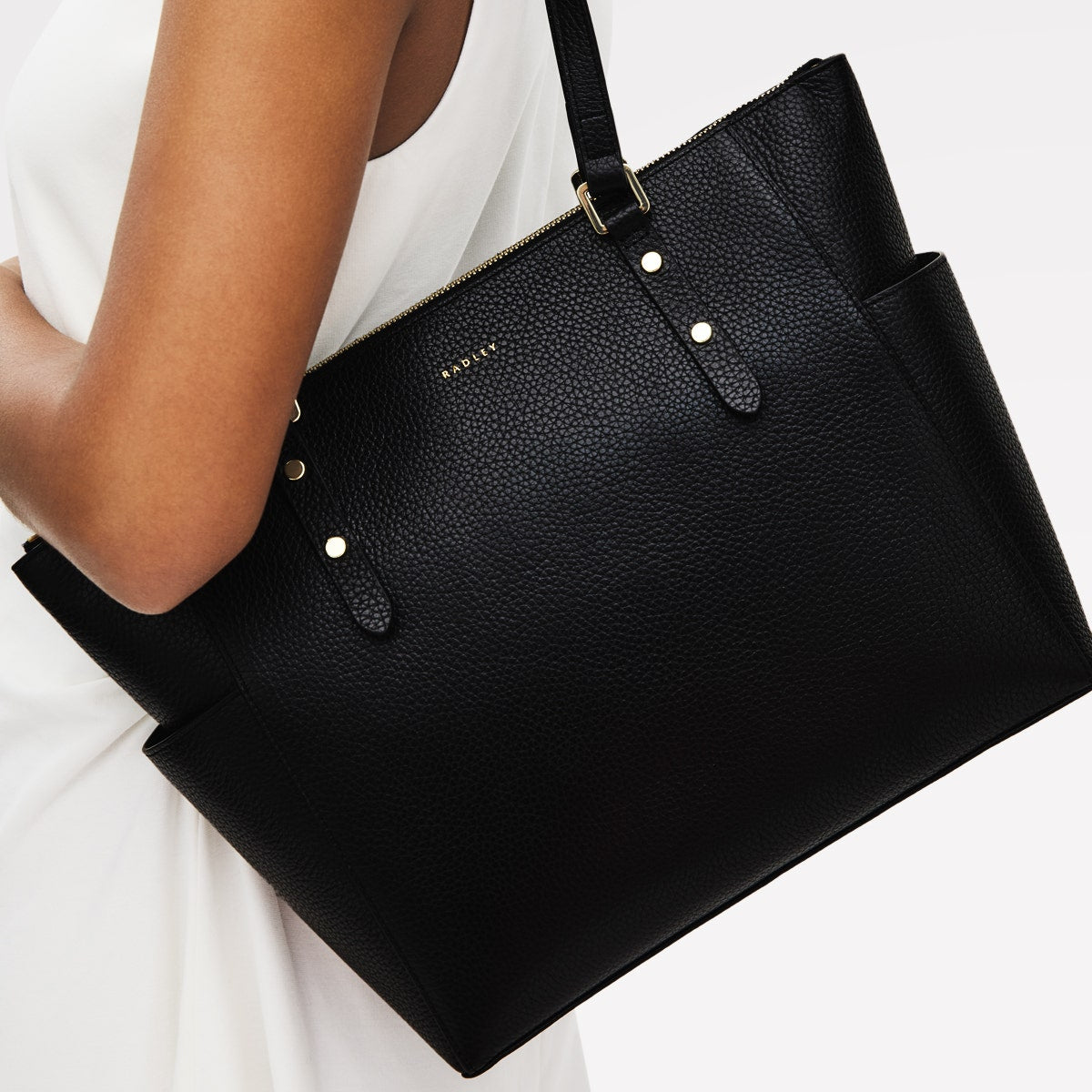 Silk Street Leather Large Ziptop Shoulder Bag in Black - 111829