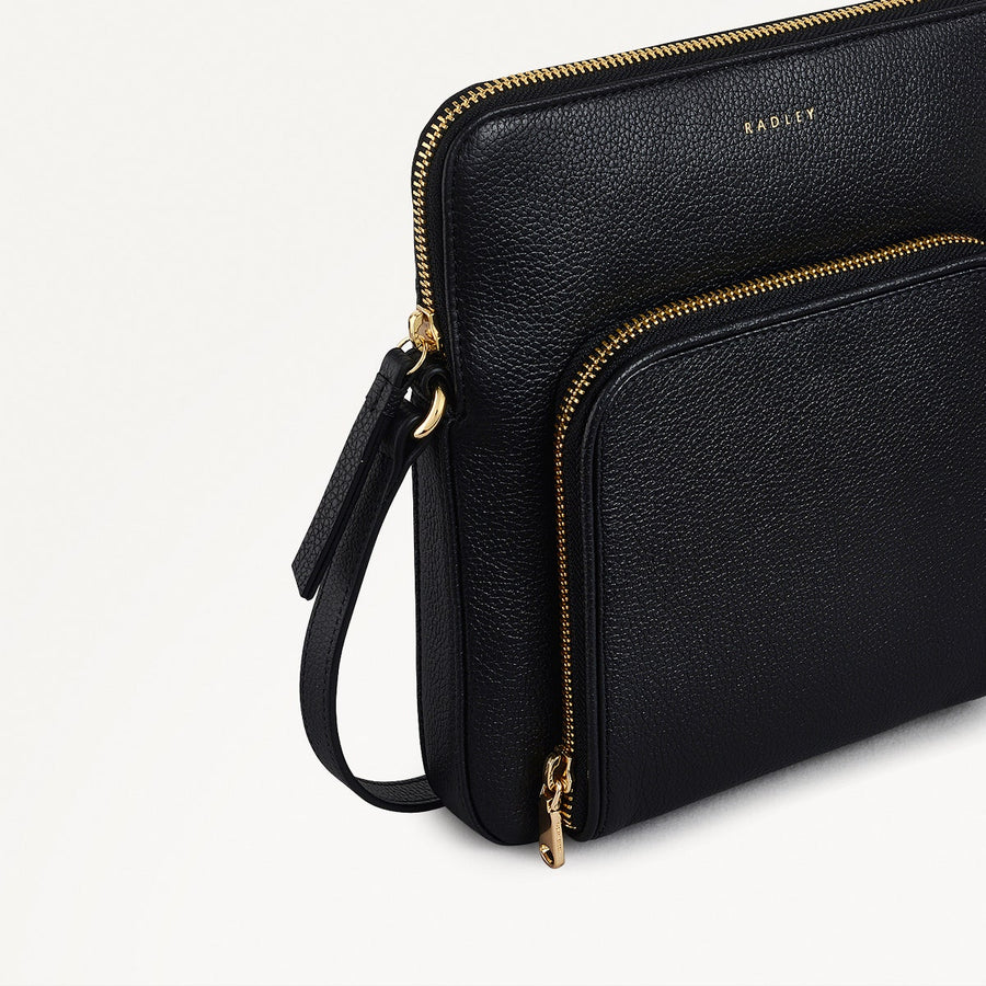Redford Close Leather Medium Ziptop Cross Body Bag in Black - 111838