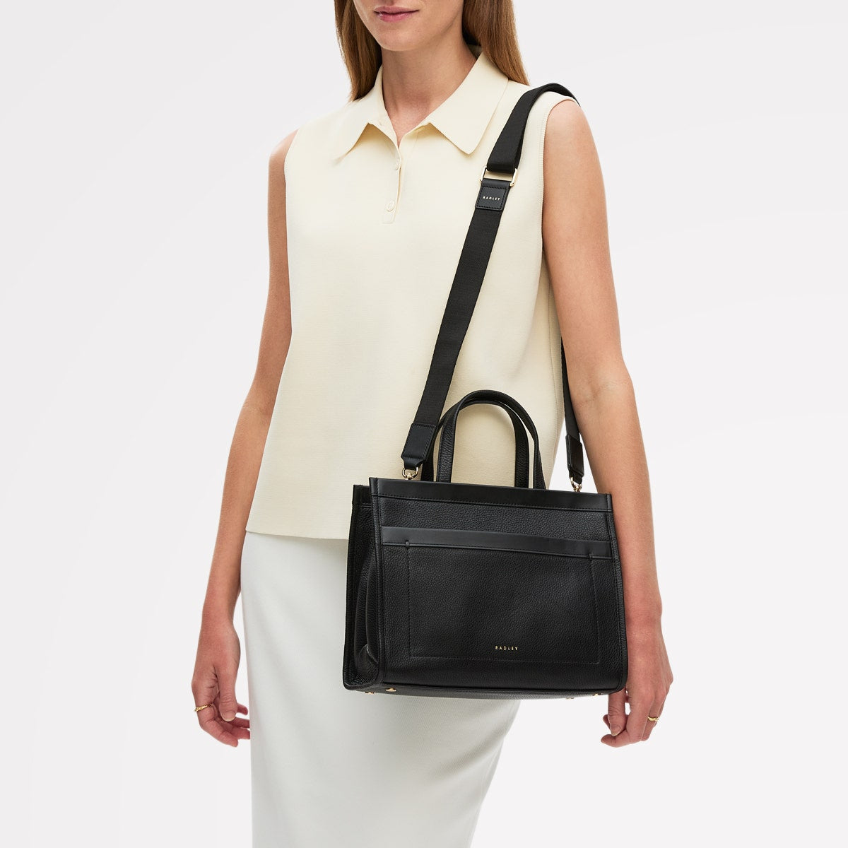 Alba Place Leather Small Ziptop Grab Bag in Black - 111905