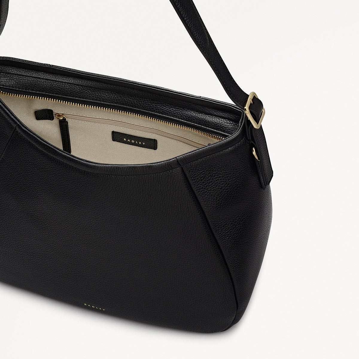 Eastney Street Leather Medium Ziptop Shoulder Bag in Black - 111922