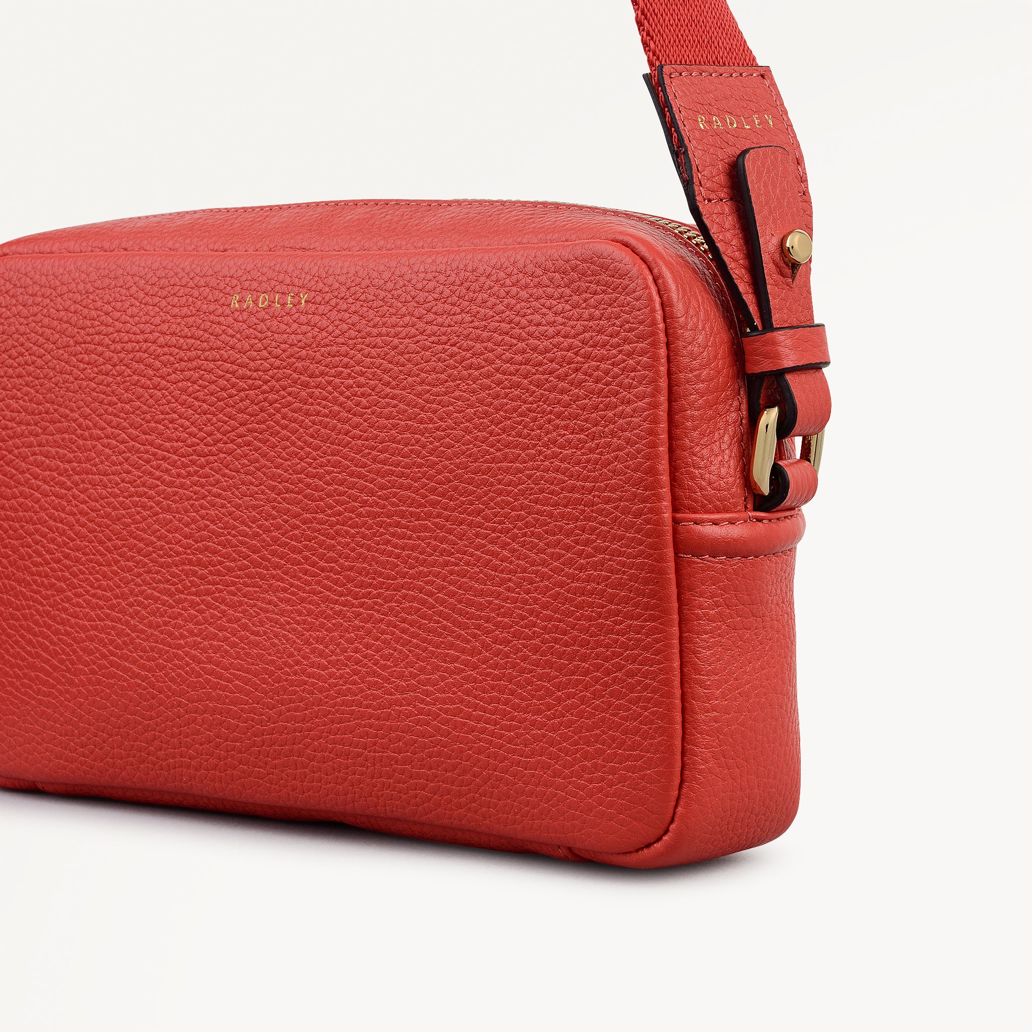 ショルダーバッグ vasic mini mini RED 楽天市場】□新品□未使用□ VASIC ヴァジック レザー ミニ ショルダー