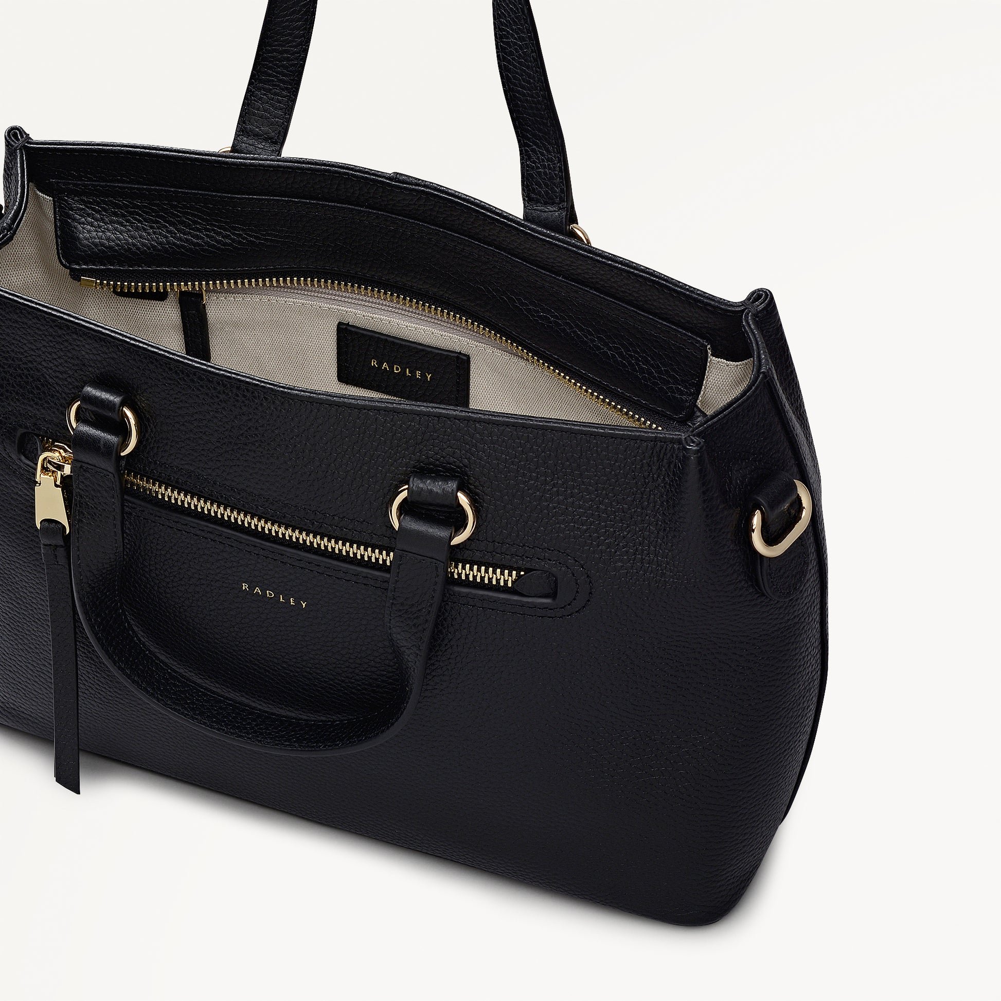 Pickwick Leather Medium Ziptop Grab Bag in Black - 111956