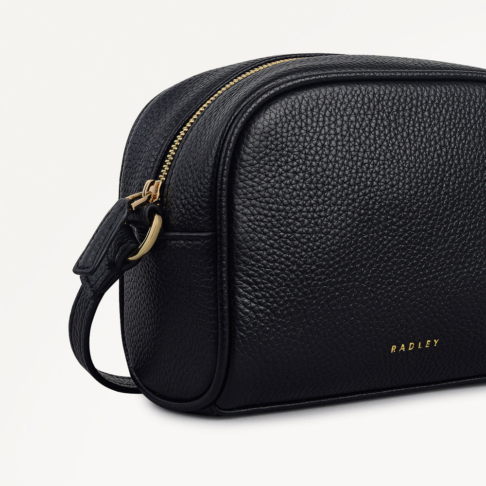 The Daily Small Zip Around Cross Body Black - 112017