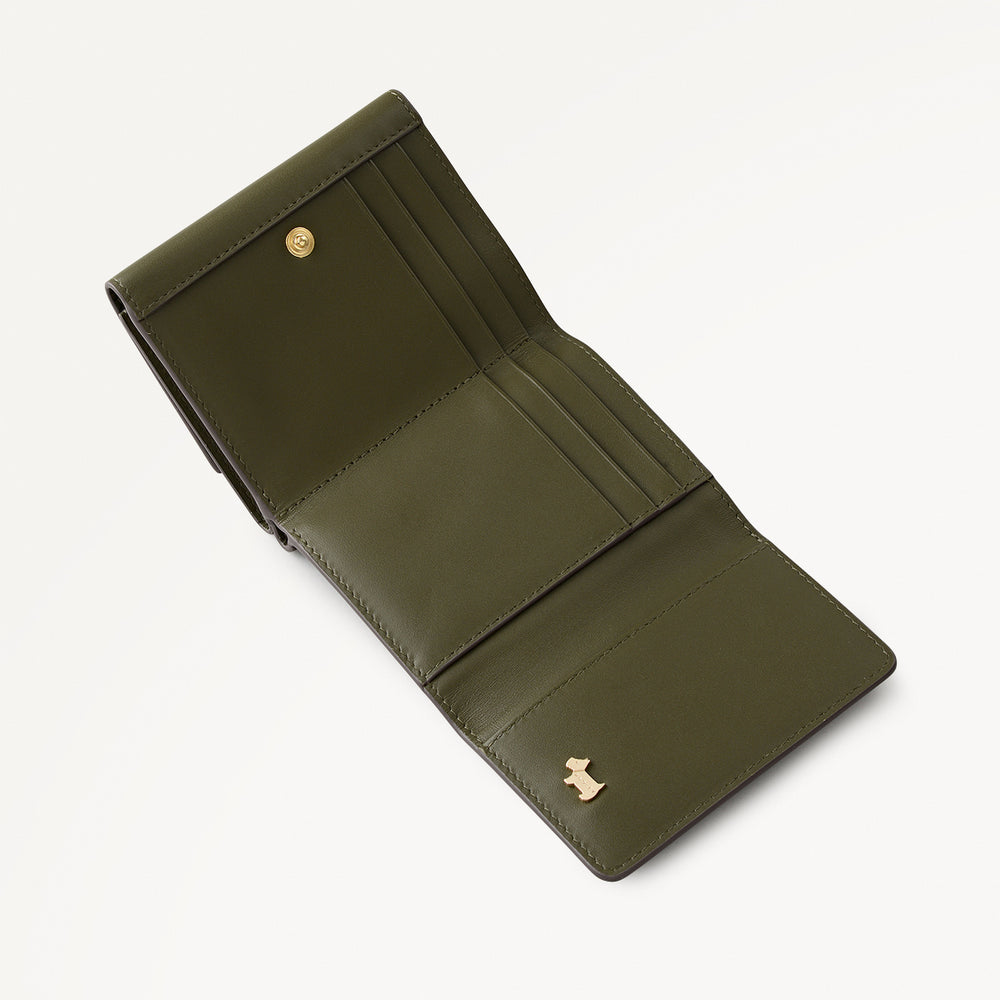 Pockets Leather Small Trifold Wallet in Pine Needle - 112066