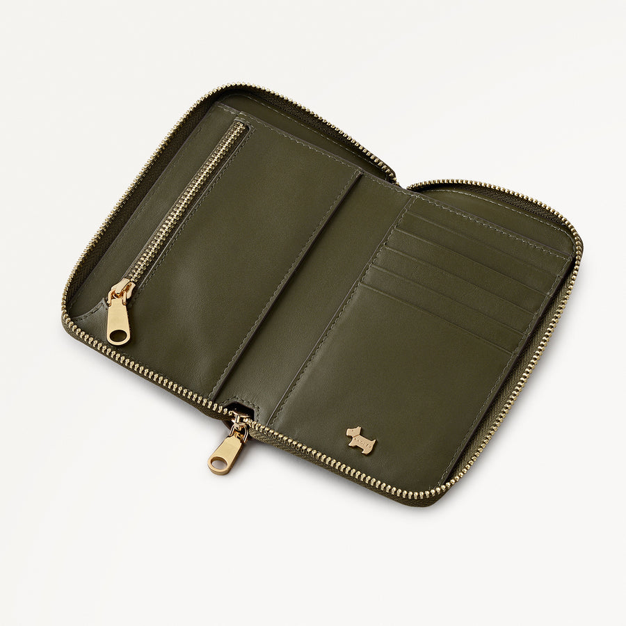 Pockets Leather Medium Zip Around Wallet in Pine Needle - 112067