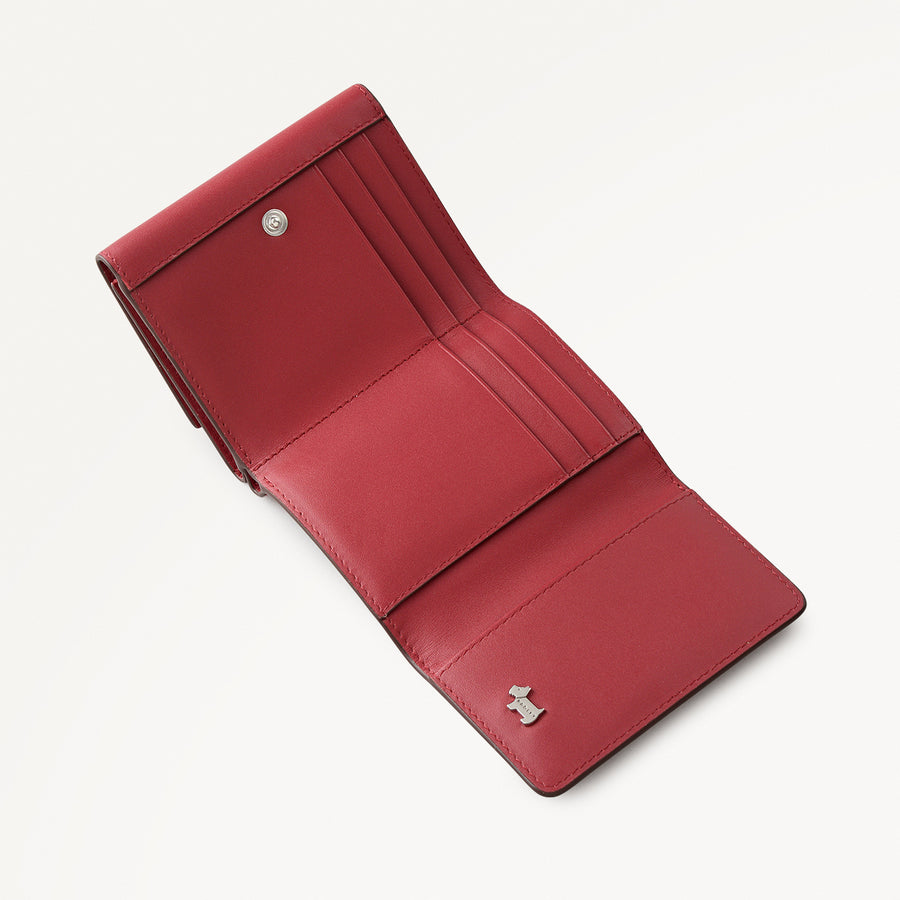 Pockets Leather Small Trifold Wallet in Carmine - 112068