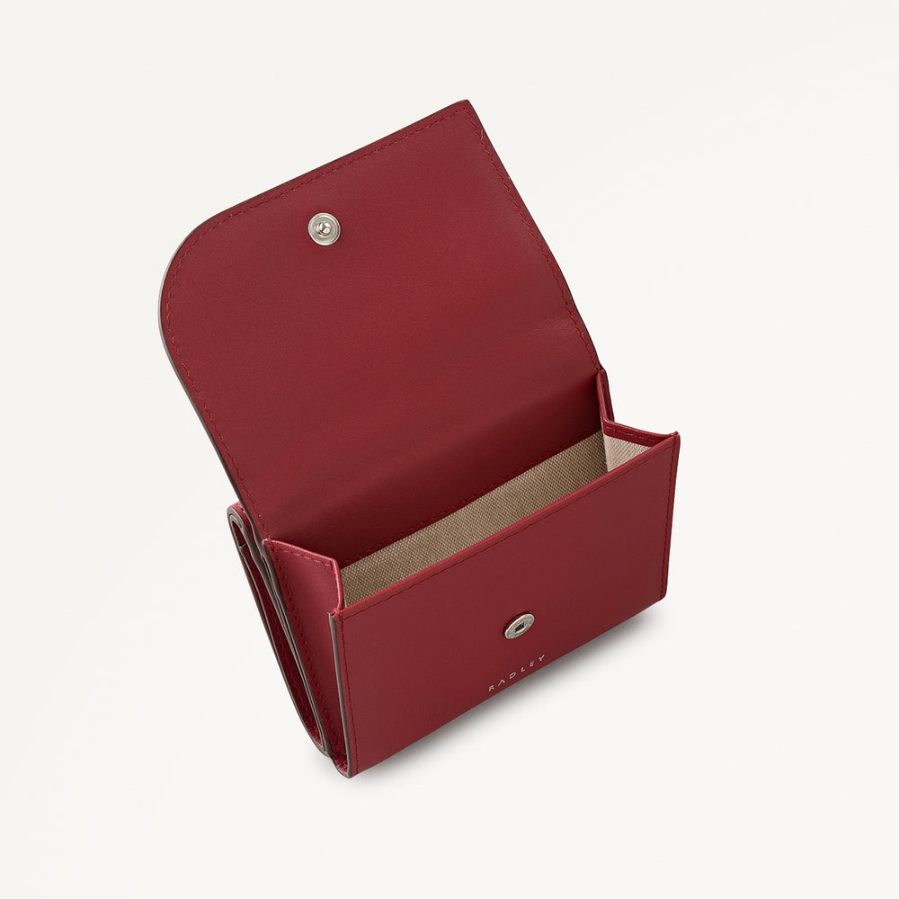 Pockets Leather Small Trifold Wallet in Carmine - 112068
