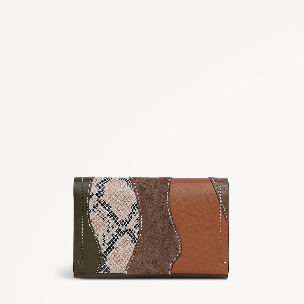 Oak Street Patchwork Medium Flapover Wallet - RSE18801