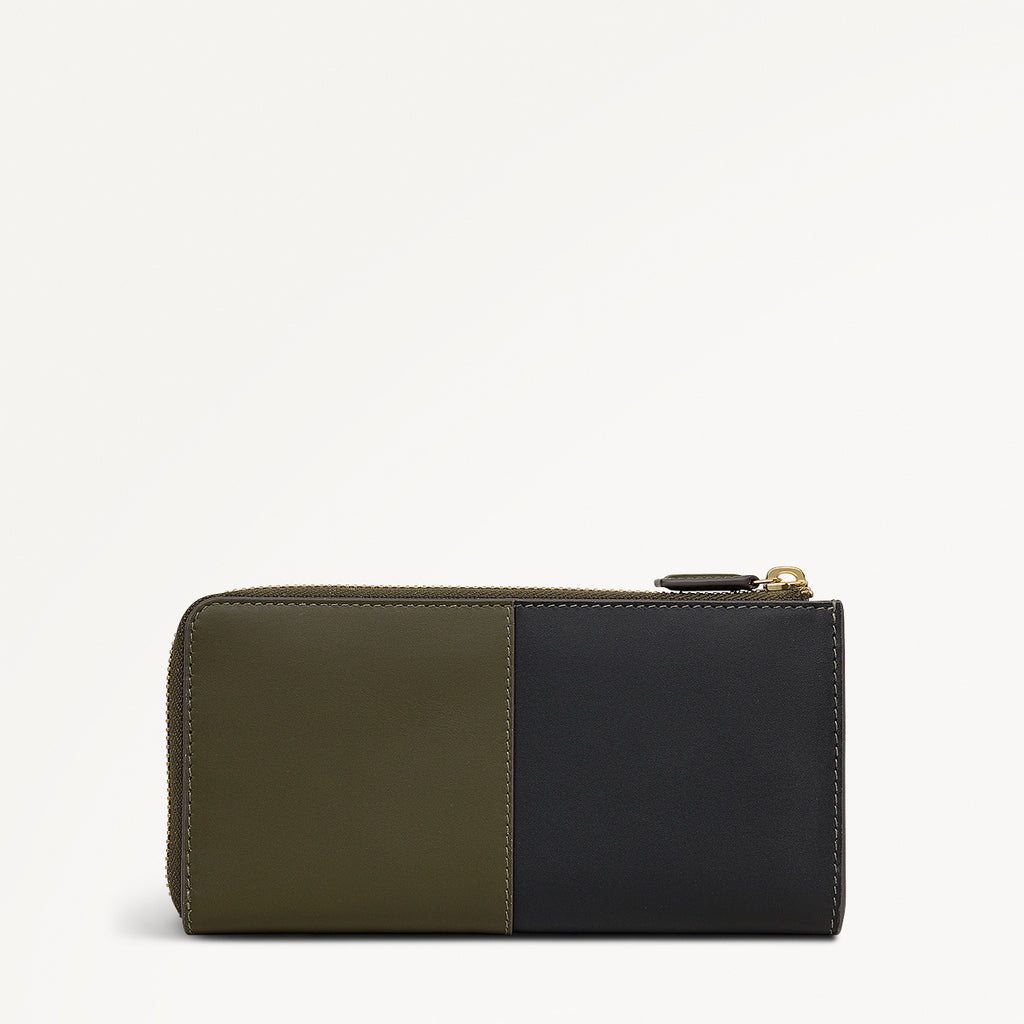 Chilworth Street Leather Large Zip Around Wallet in Black - 112095
