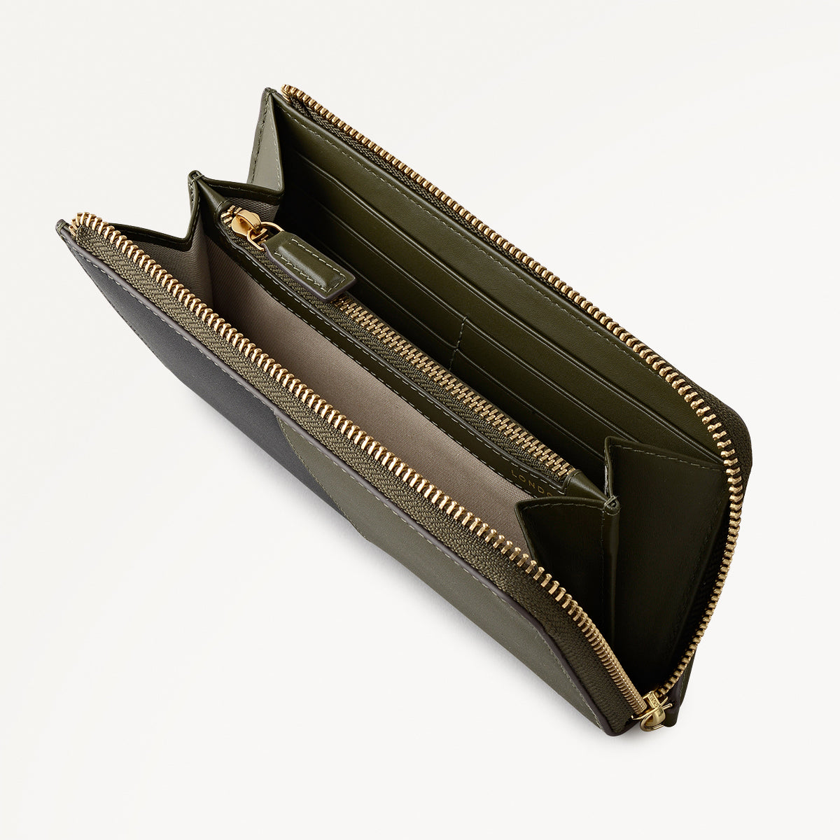 Chilworth Street Leather Large Zip Around Wallet in Black - 112095