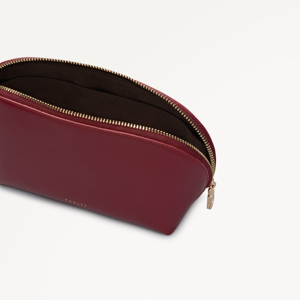 Commute Street Leather Medium Cosmetic Pouch in Carmine - 112117