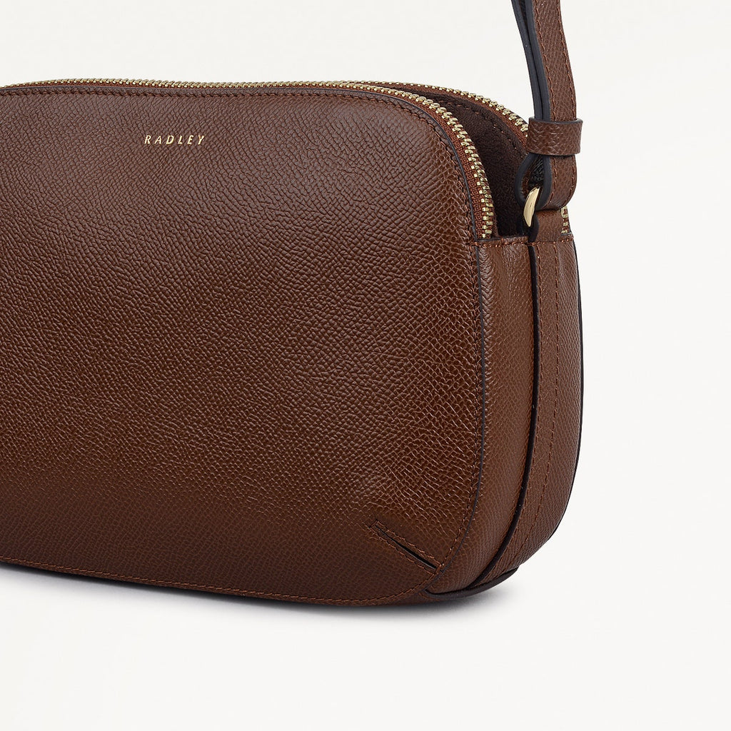 Dukes Place Texture Medium Ziptop Crossbody Bag in Chocolate - 112129