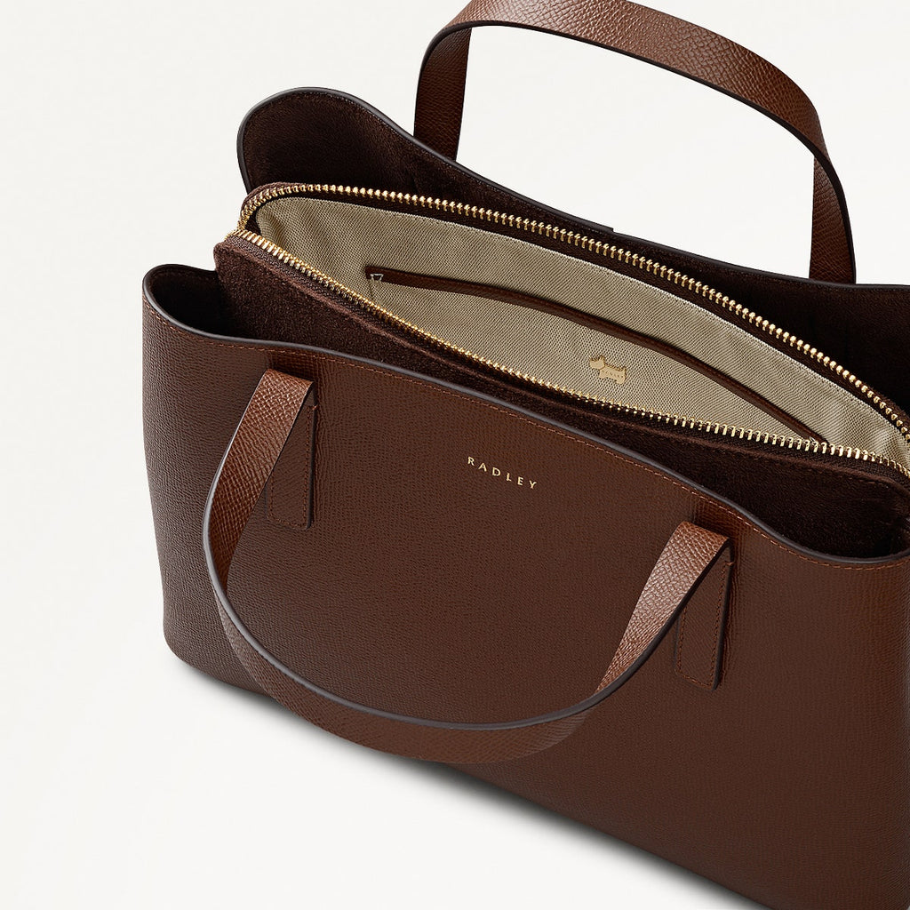 Dukes Place Leather Medium Ziptop Grab Bag in Chocolate - 112132