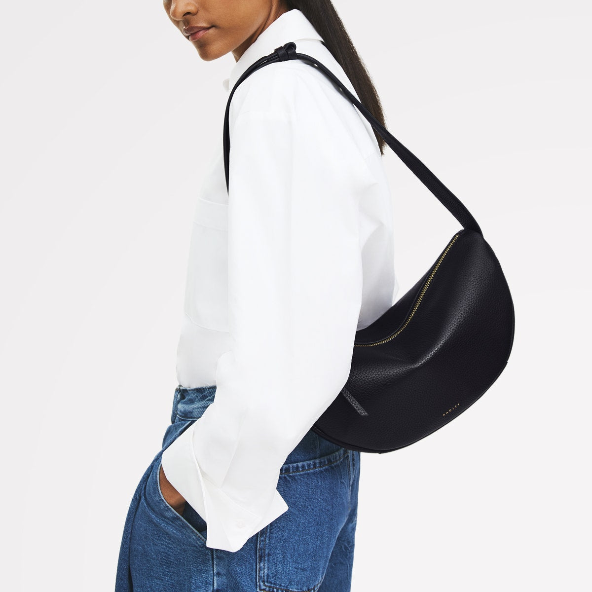 Dukes Place Leather Medium Ziptop Sling Bag in Black - 112135