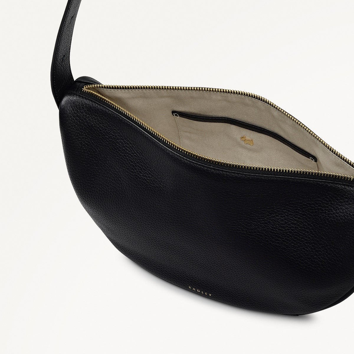 Dukes Place Leather Medium Ziptop Sling Bag in Black - 112135