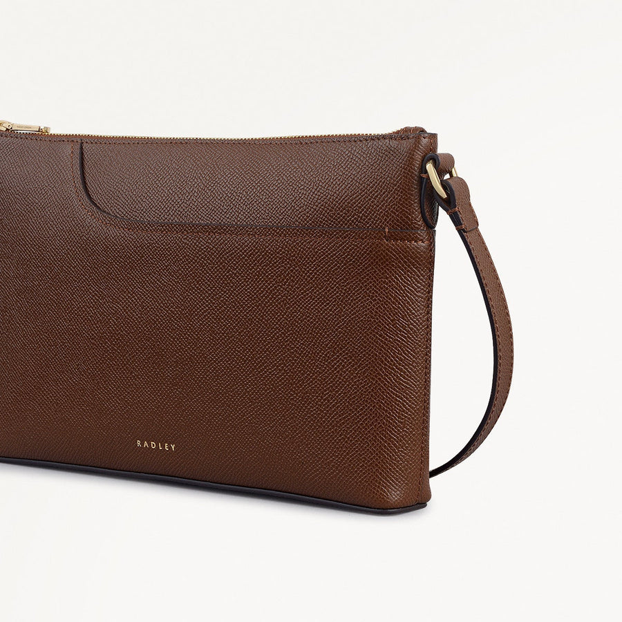 Pockets Leather Medium Ziptop Ew Cross Body Bag in Chocolate - 112141