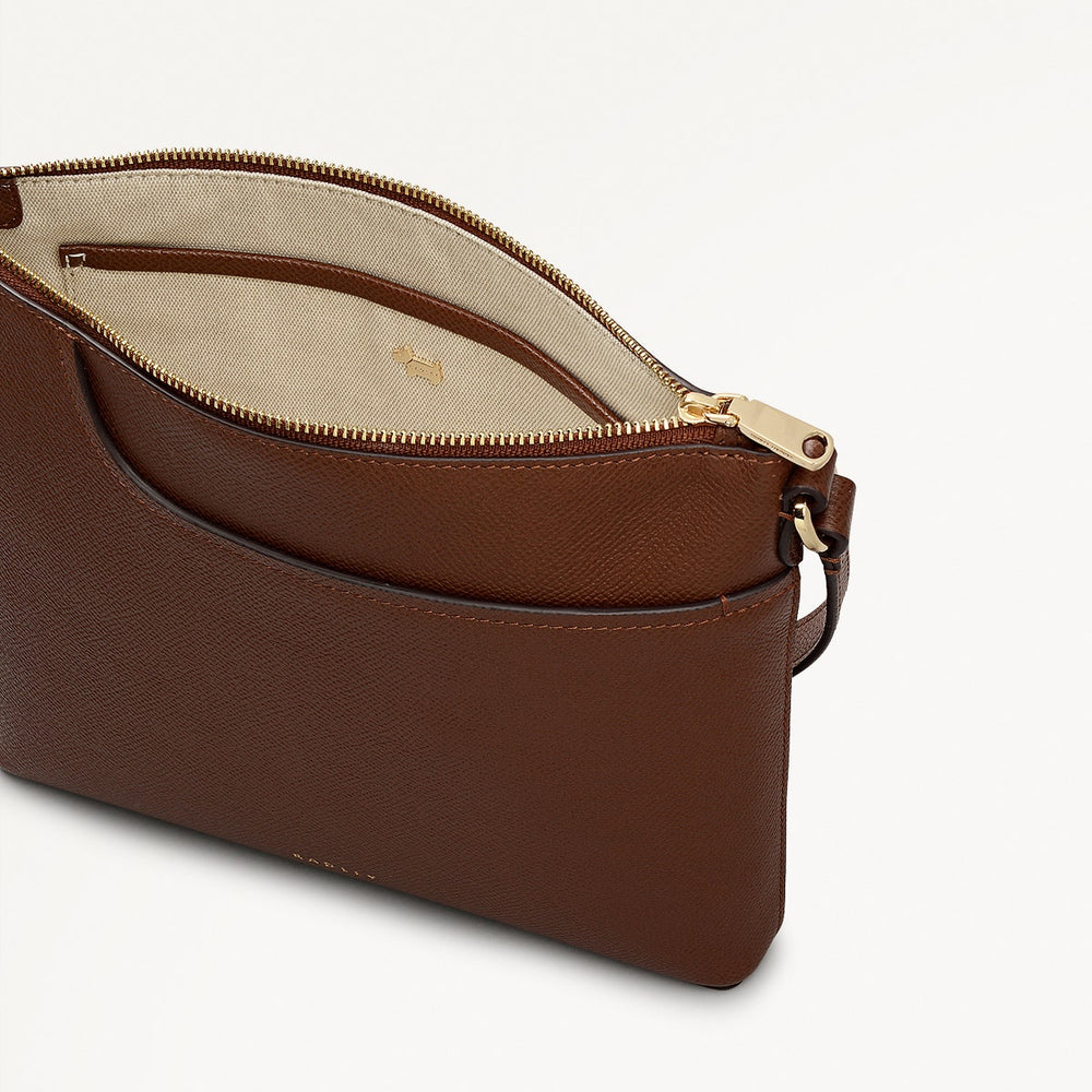 Pockets Leather Small Ziptop ns Cross Body Bag in Chocolate - 112142