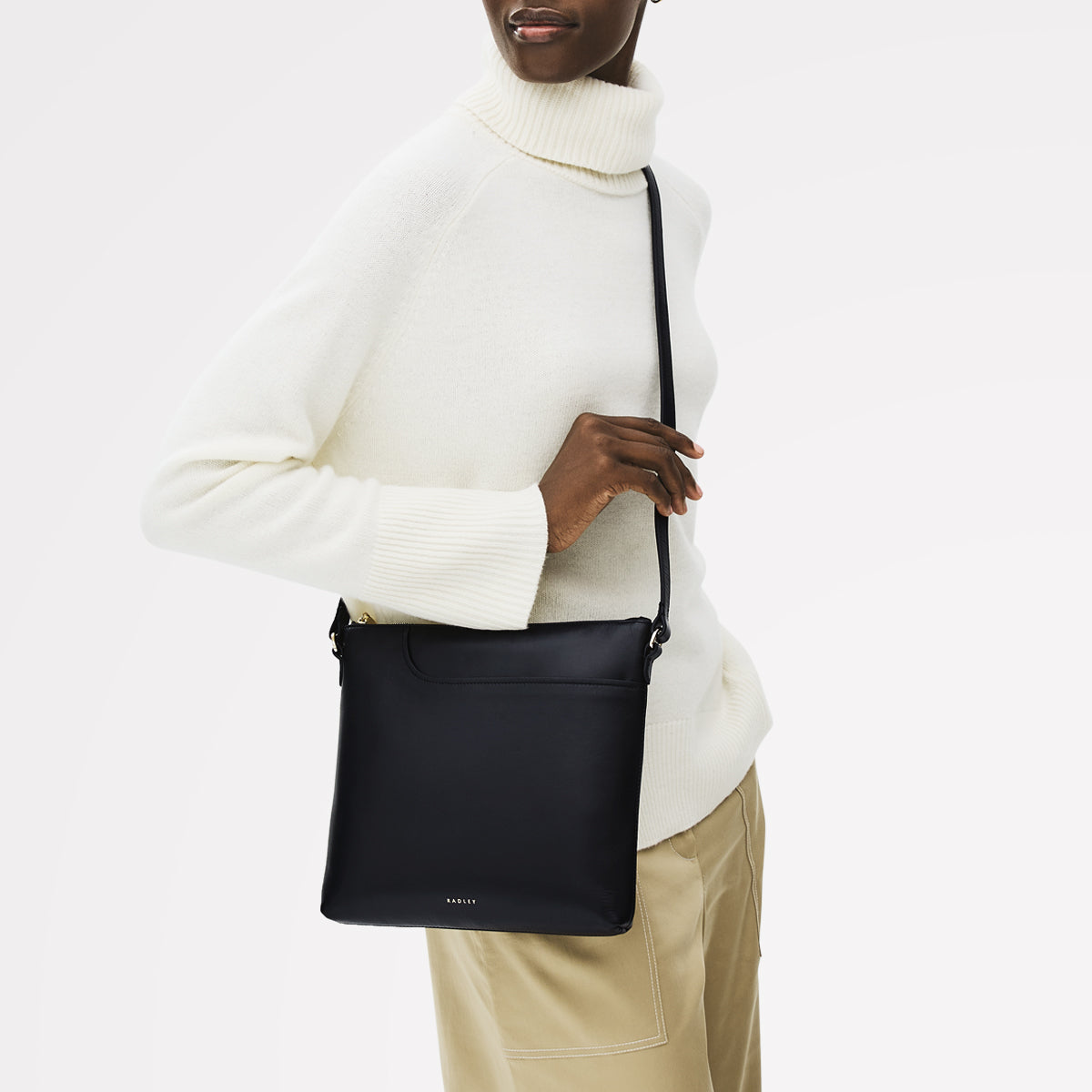 Black Large Ziptop NS Cross Body | Pockets AW25 | Radley London