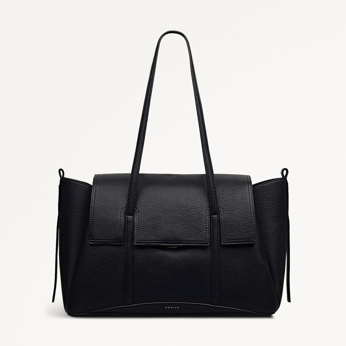 The Chancery Leather Large Flapover Shoulder Bag in Black - 112163