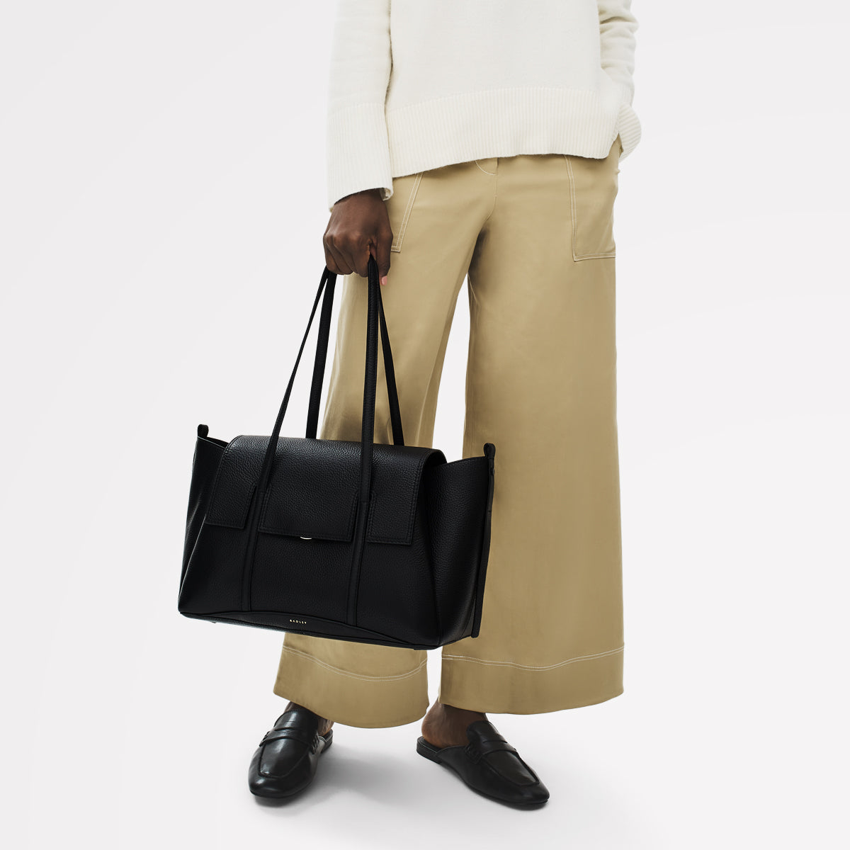 Black Large Flapover Shoulder | The Chancery AW25 | Radley London