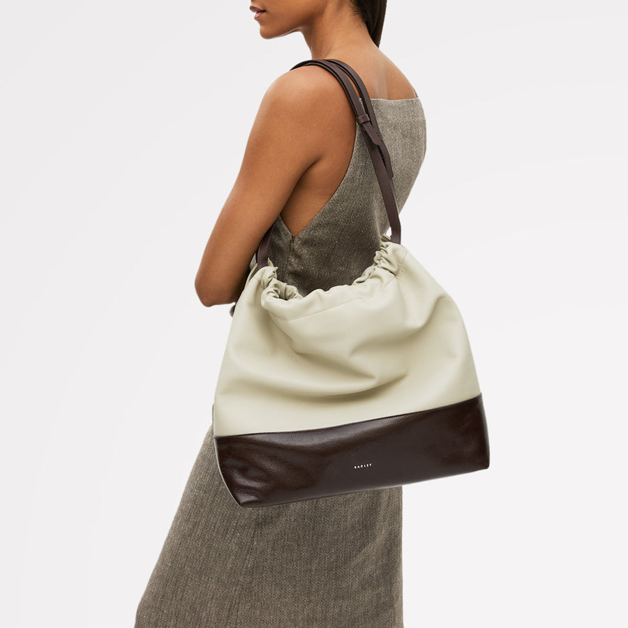 The Portobello Leather Large Drawstring Shoulder Bag in Snow - 112189