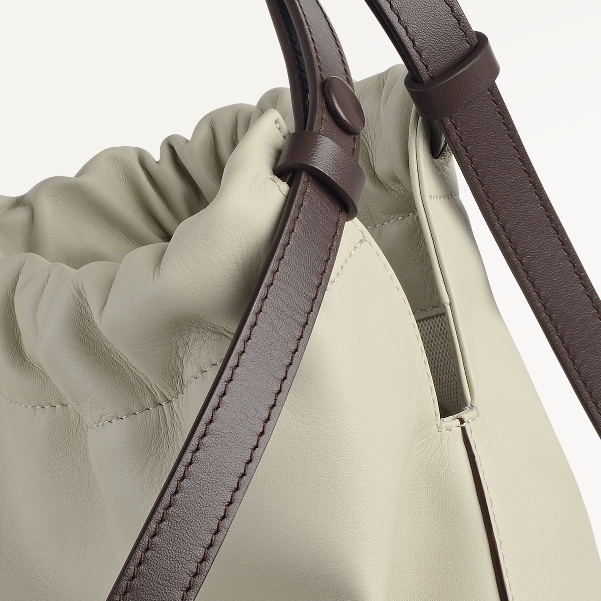 Snow Large Drawstring Shoulder | The Portobello AW25 | Radley London