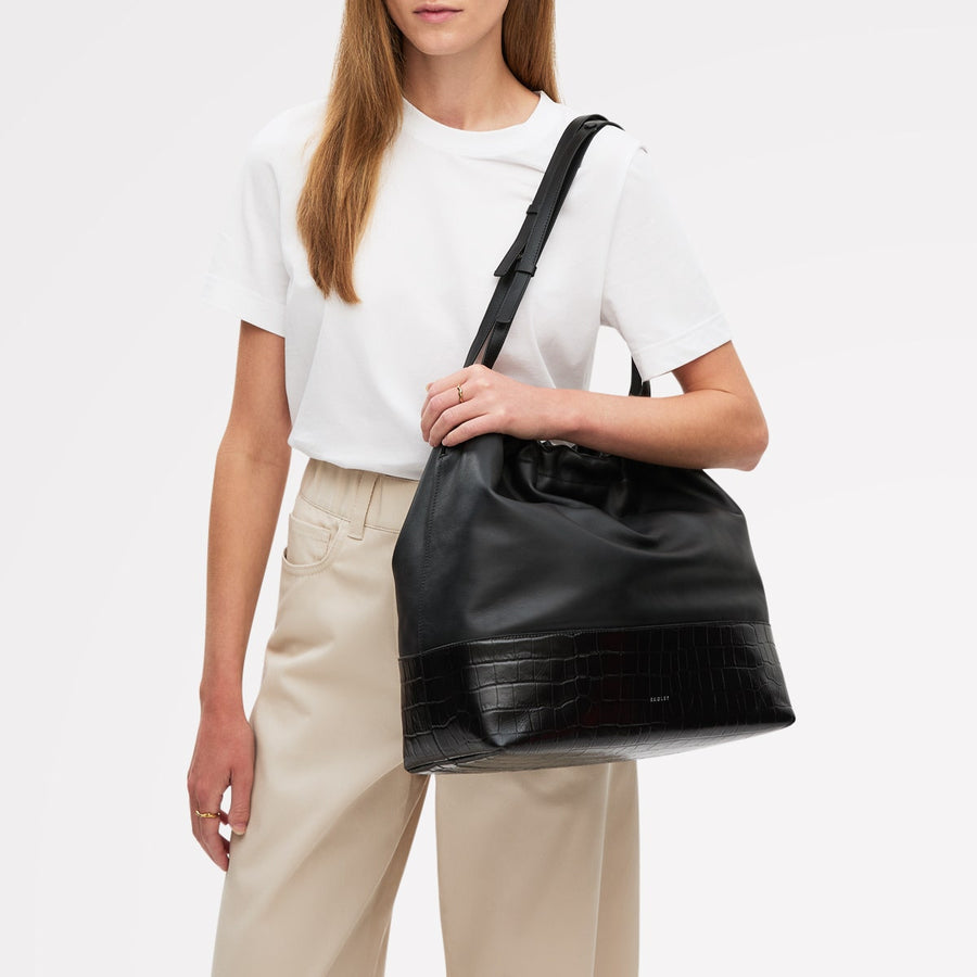 The Portobello Leather Large Drawstring Shoulder Bag in Black - 112190