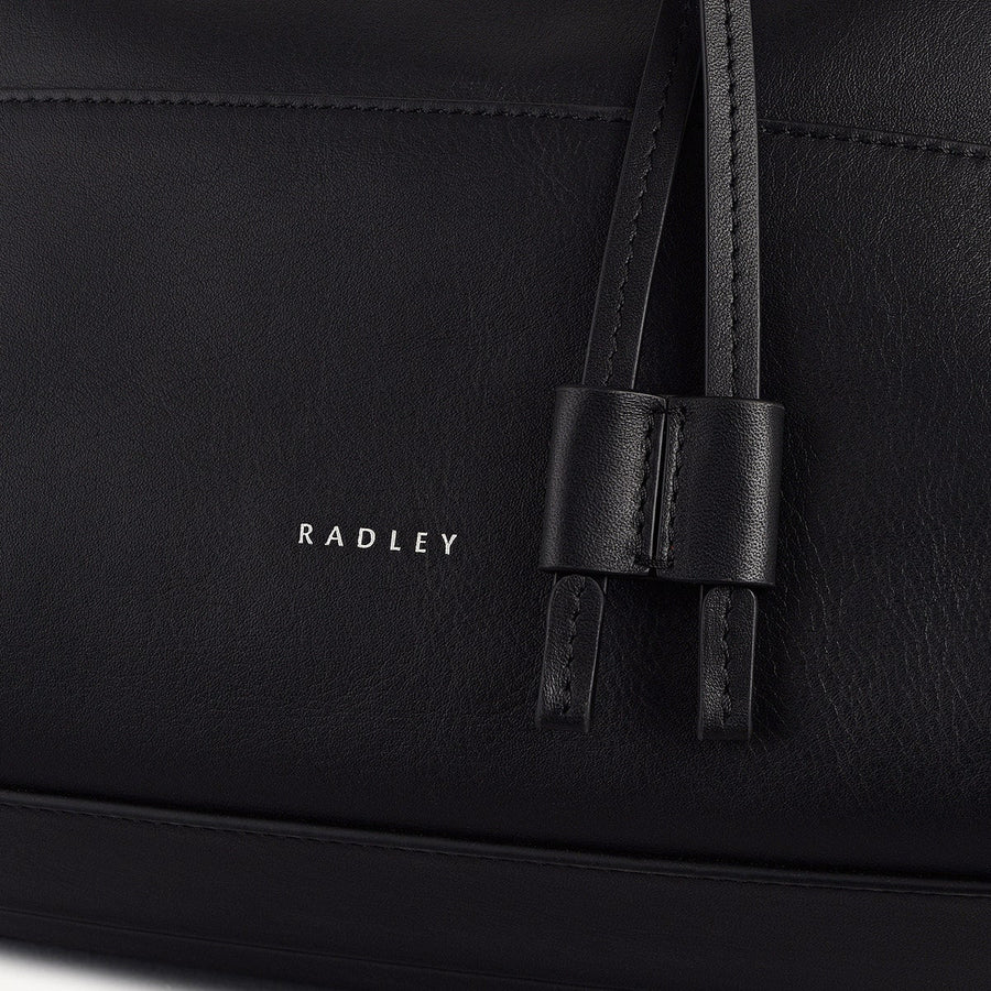 The Portobello Leather Medium Drawstring Backpack in Black - 112191