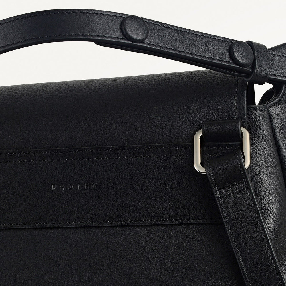 The Portobello Leather Medium Drawstring Backpack in Black - 112191