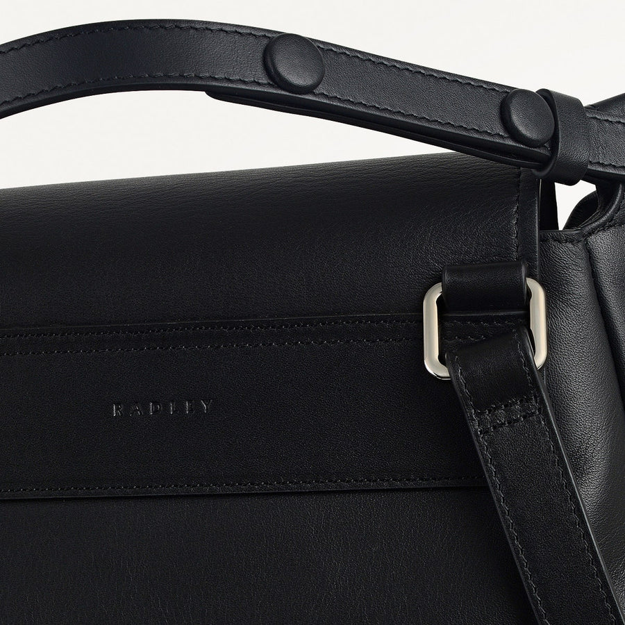 The Portobello Leather Medium Drawstring Backpack in Black - 112191