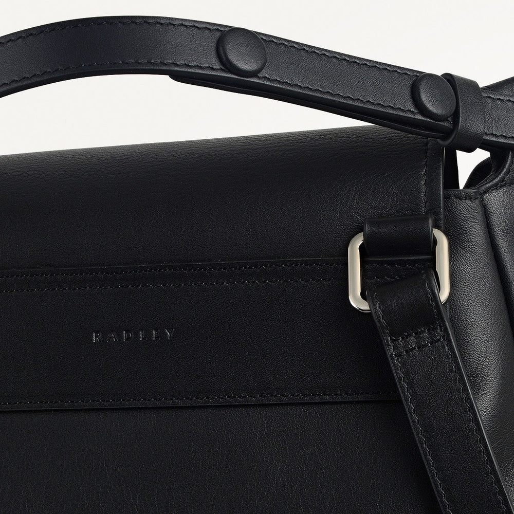 The Portobello Leather Medium Drawstring Backpack in Black - 112191