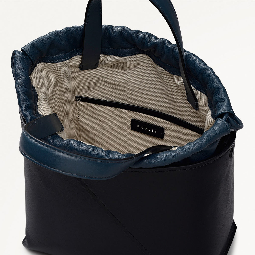 The Portobello Leather Small Drawstring Grab Bag in Black - 112192